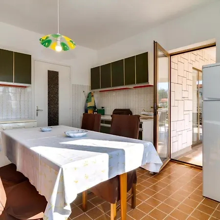 Spacious Apartman